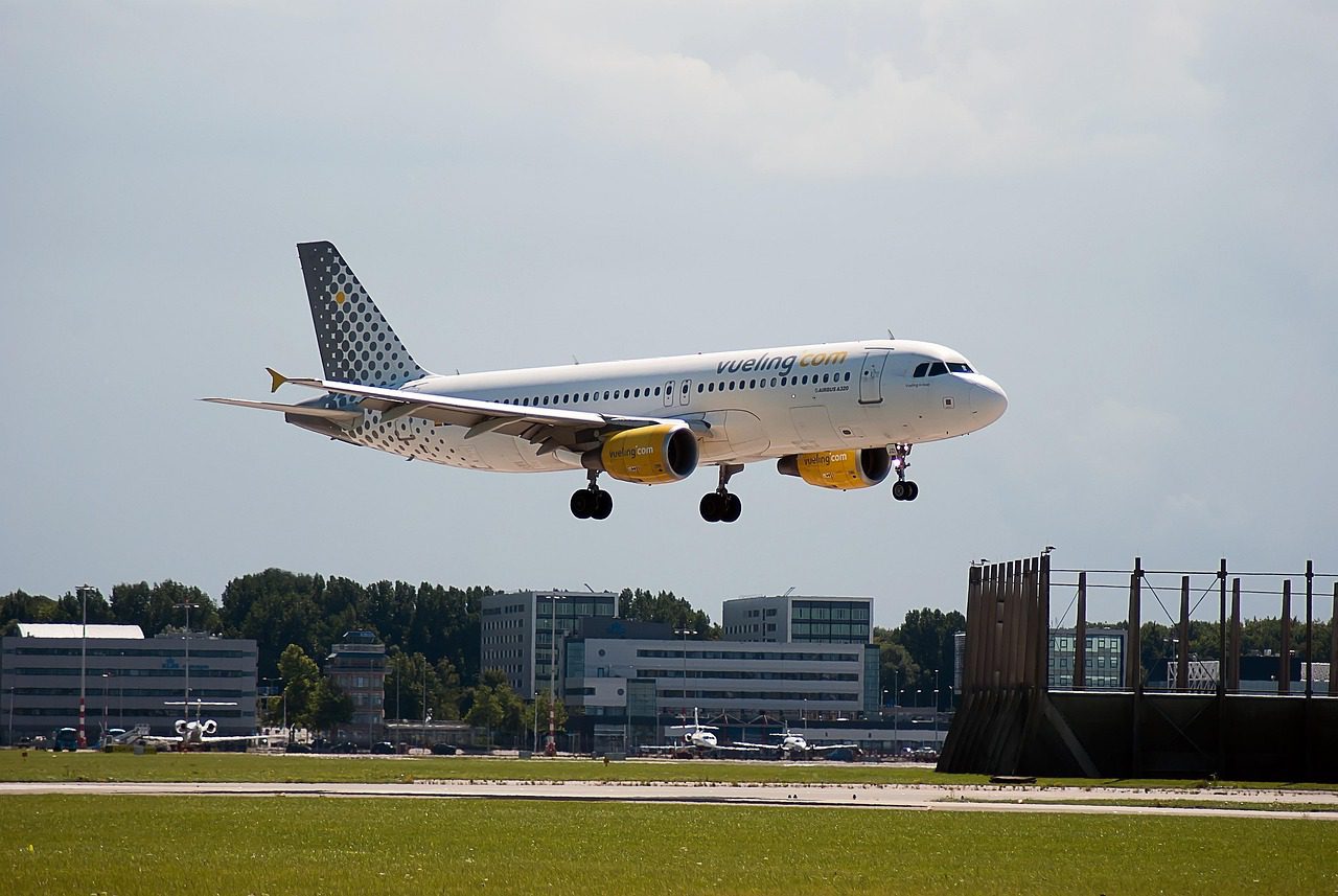 plane, countries, airport, airline, schiphol, travel, vueling com, airport, airport, airport, airport, airport, airline, airline-2605014.jpg